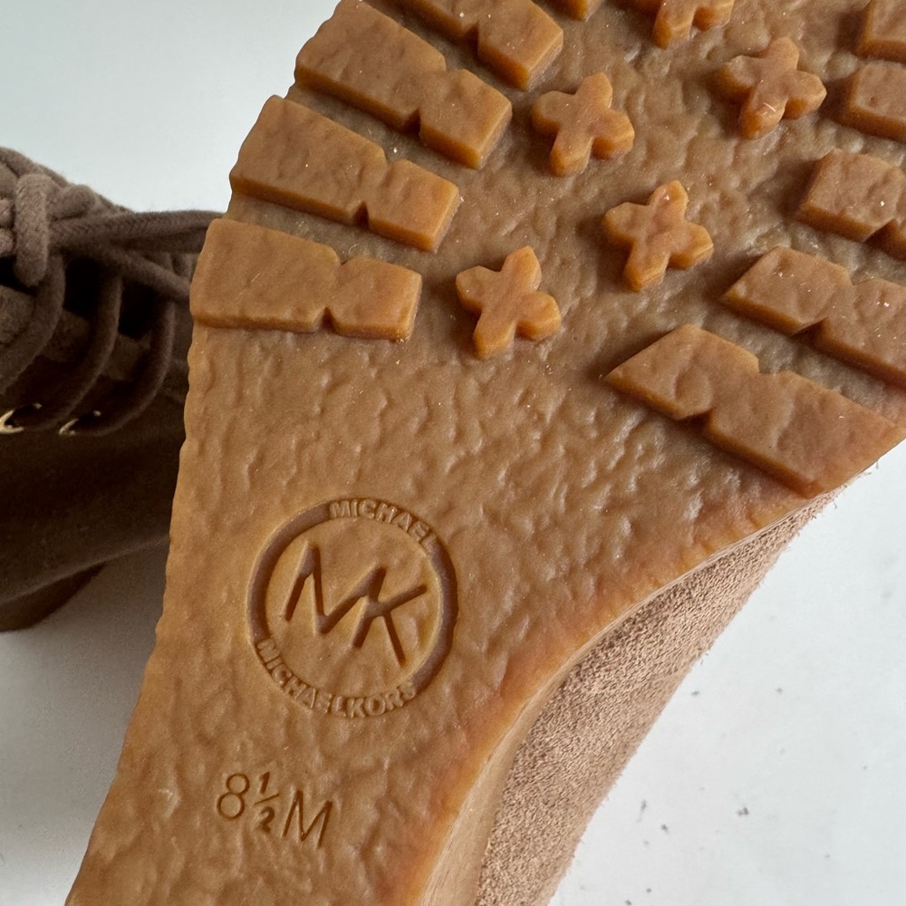 Michael Michael Kors Tan Suede Wedge Lace-Up Moc Toe Boots. Size 8.5M - Picture 12 of 12